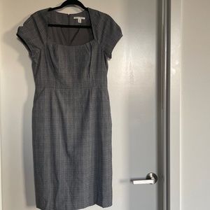 Grey check pattern dress with pockets
